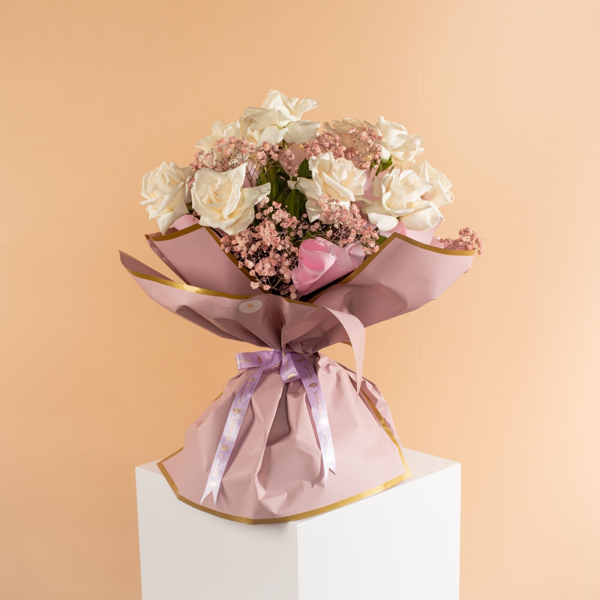 Picture of Savanna Eid white flowers