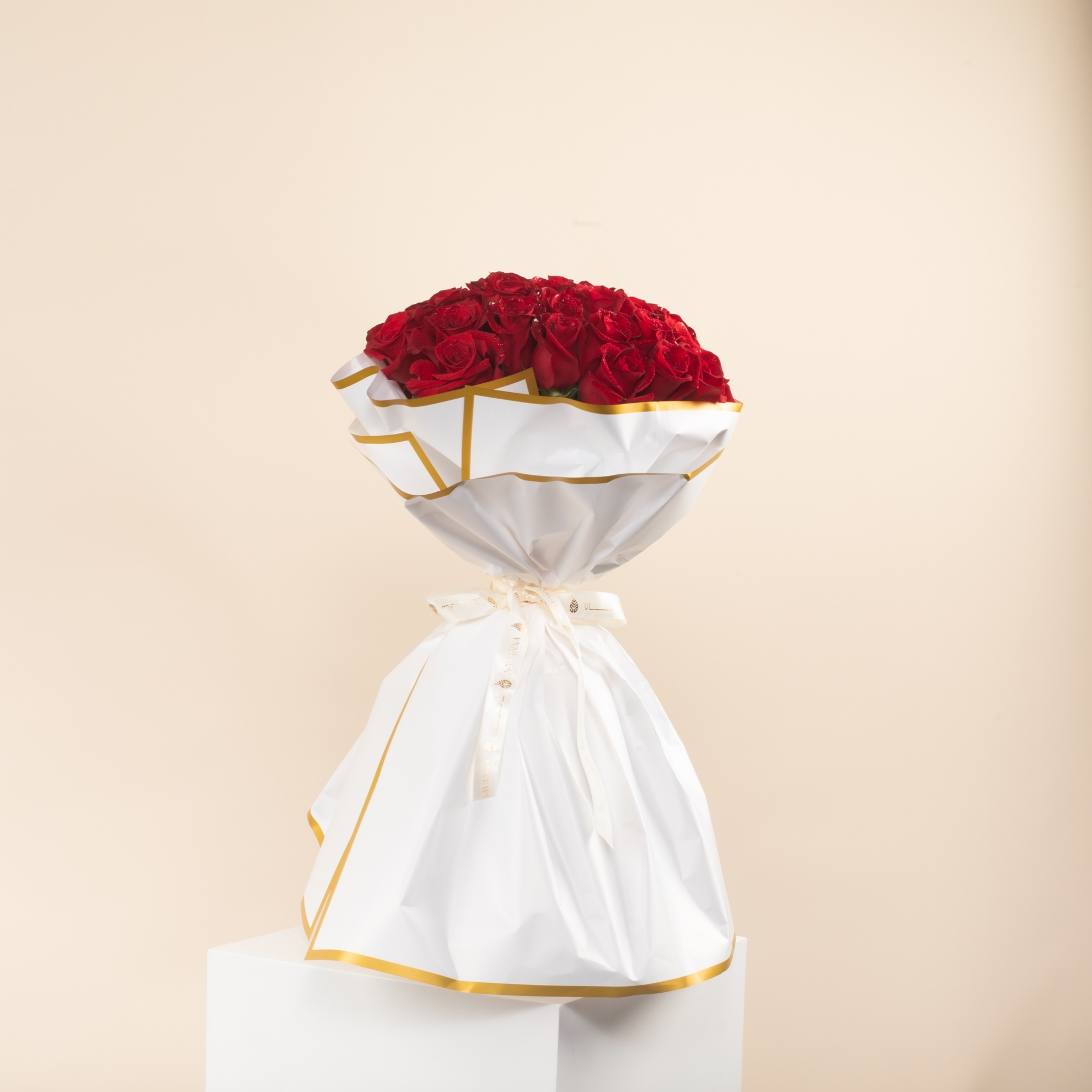 Picture of Savanna Flowers Hand Bouquet |35 Red Roses
