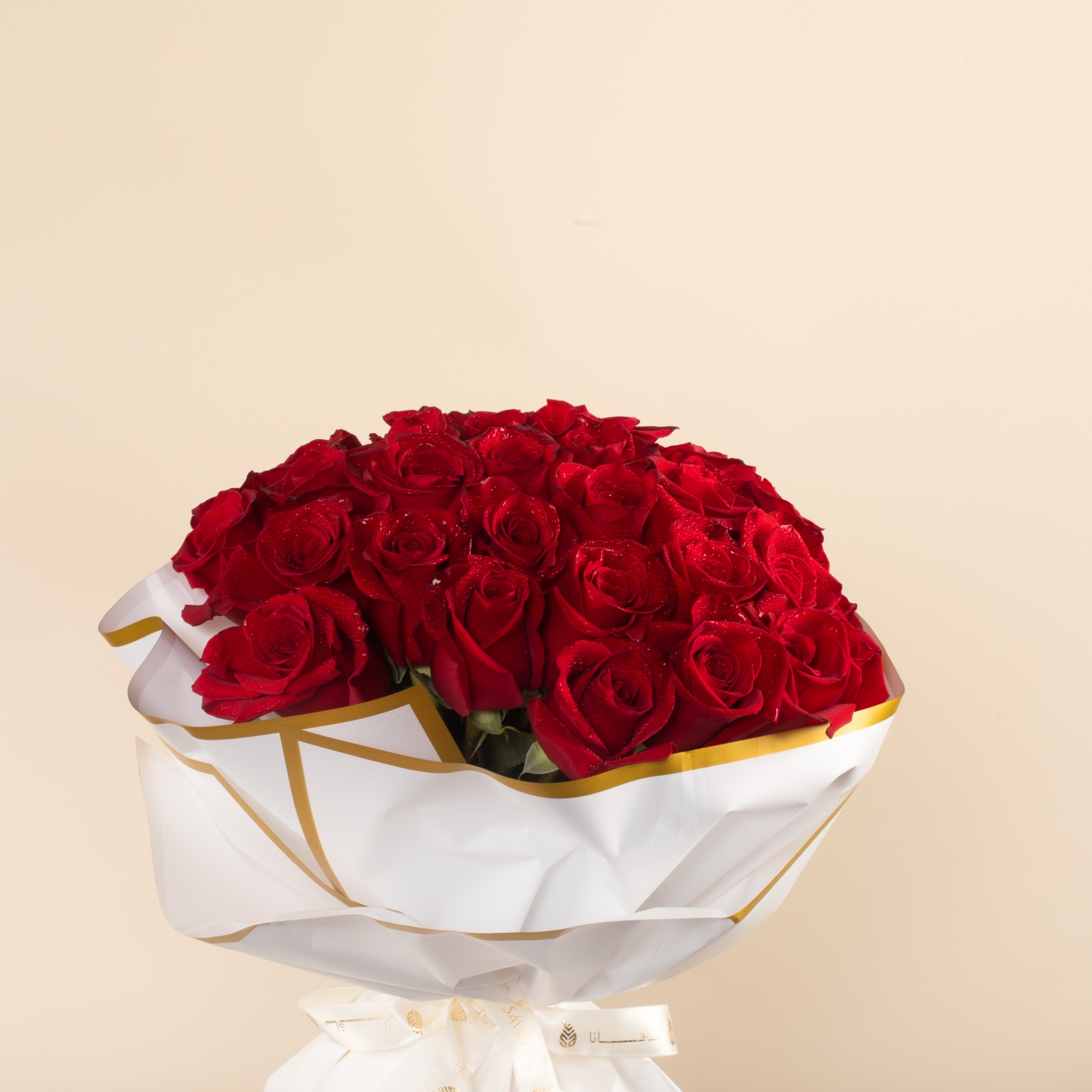 Picture of Savanna Flowers Hand Bouquet |35 Red Roses