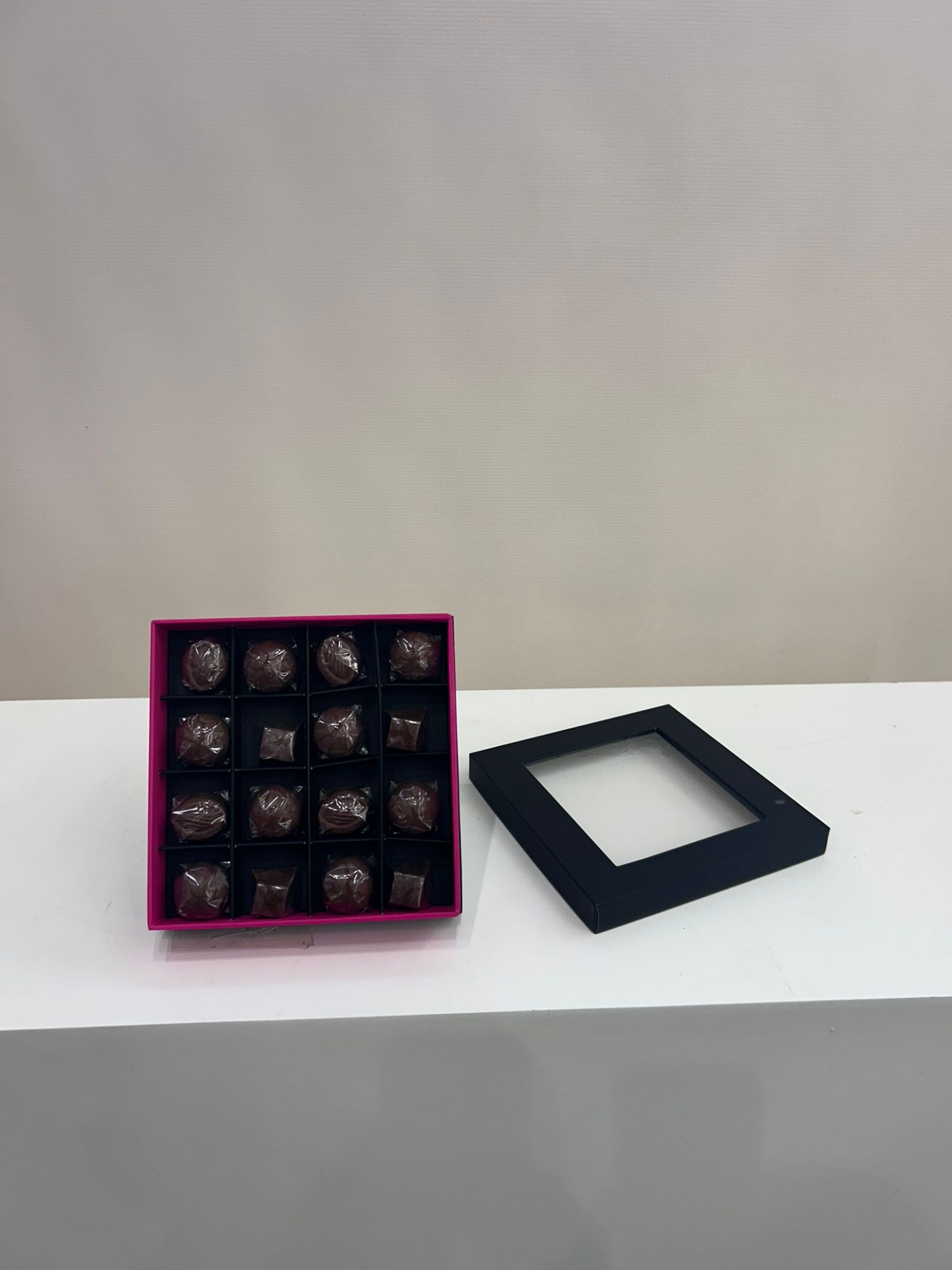 Picture of Assorted Chocolate Box 16 pcs